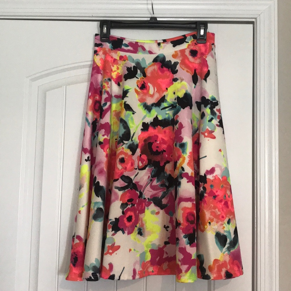 A-Line floral skirt size L